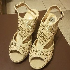 Blaze T Strap fashion Sandals